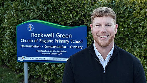 George Western brings Magic Dentist to Rockwell Green Primary School